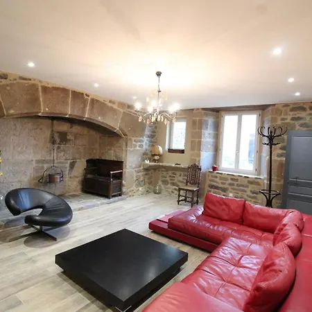 Maison De Charme Pres Des Volcans D'auvergne Avec Jardin, Terrasse, Cheminee, Ping-pong, Et Equipe. - Fr-1-742-557 * Le Monteil (Cantal)